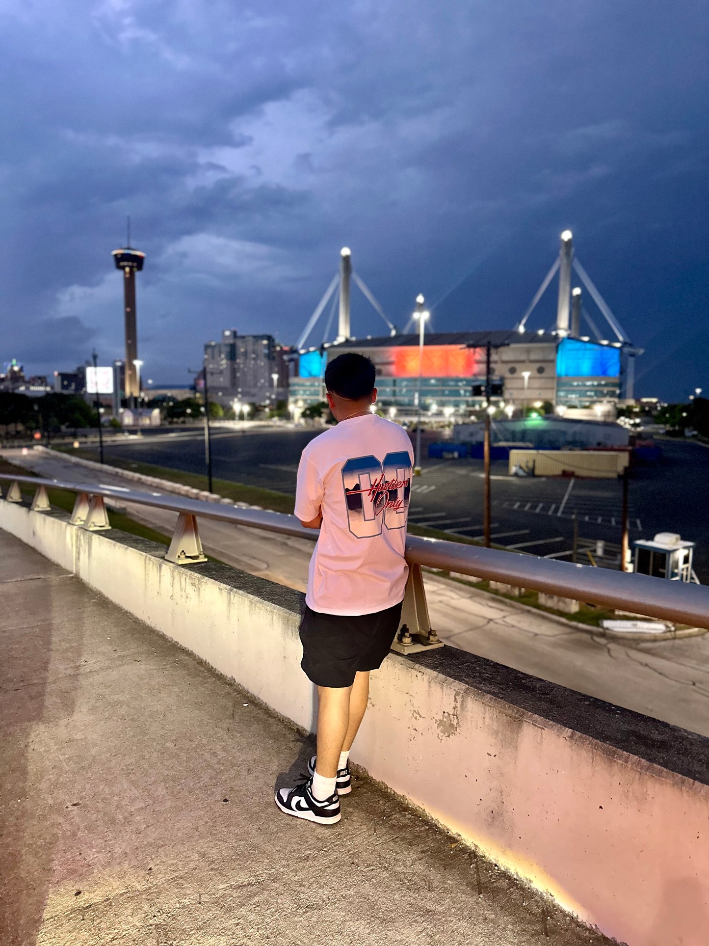 "HUSTLERS ONLY" SHIRT (WHITE)