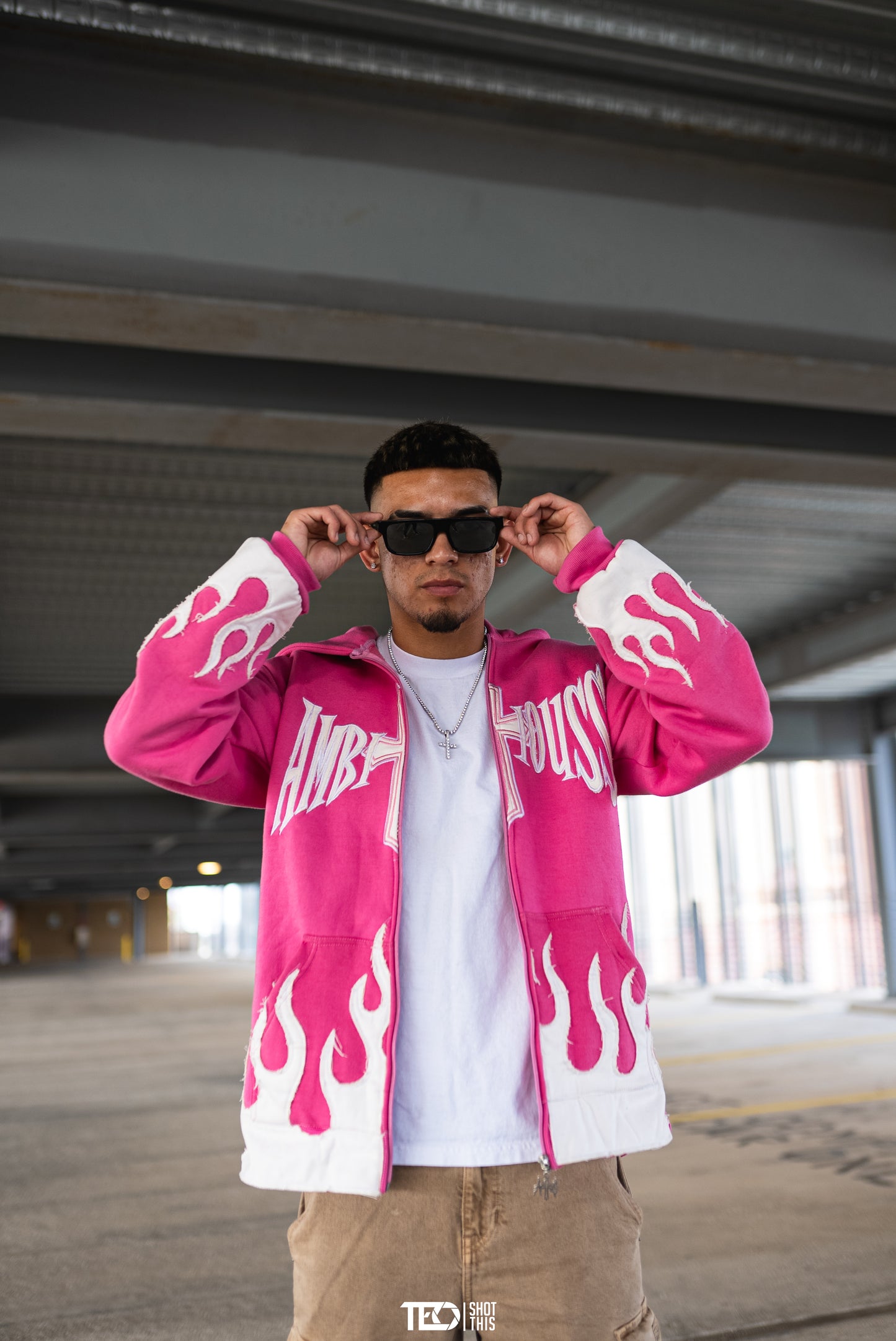 AMBITIOUSS "ŁÀ FŁÀMÉ" zip up hoodie Pink.