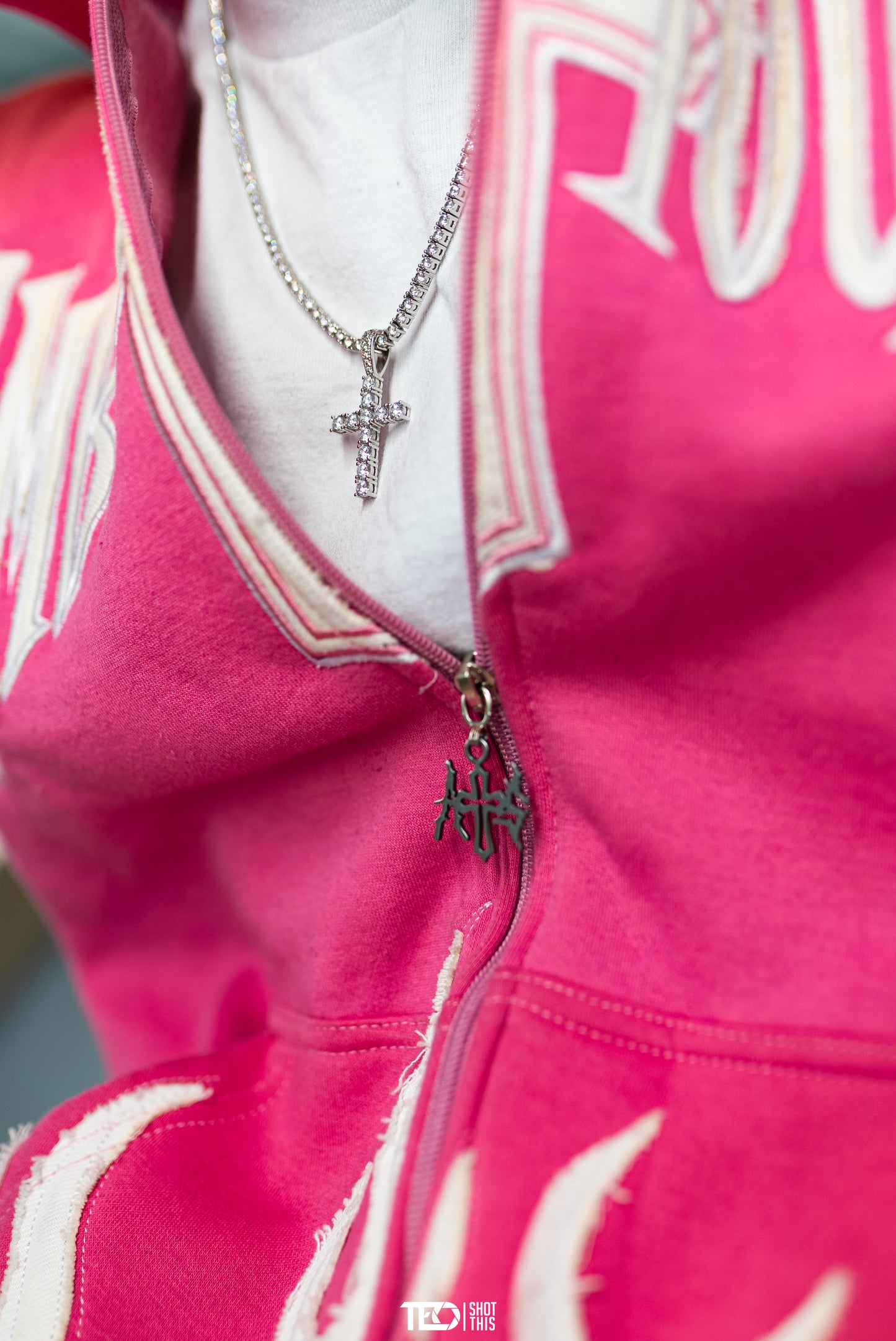 AMBITIOUSS "ŁÀ FŁÀMÉ" zip up hoodie Pink.