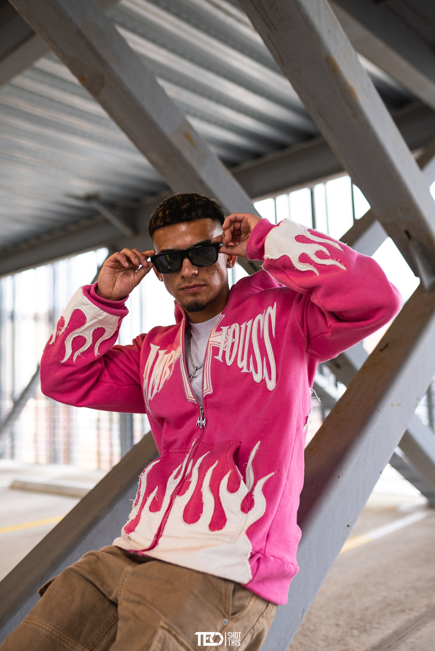 AMBITIOUSS "ŁÀ FŁÀMÉ" zip up hoodie Pink.